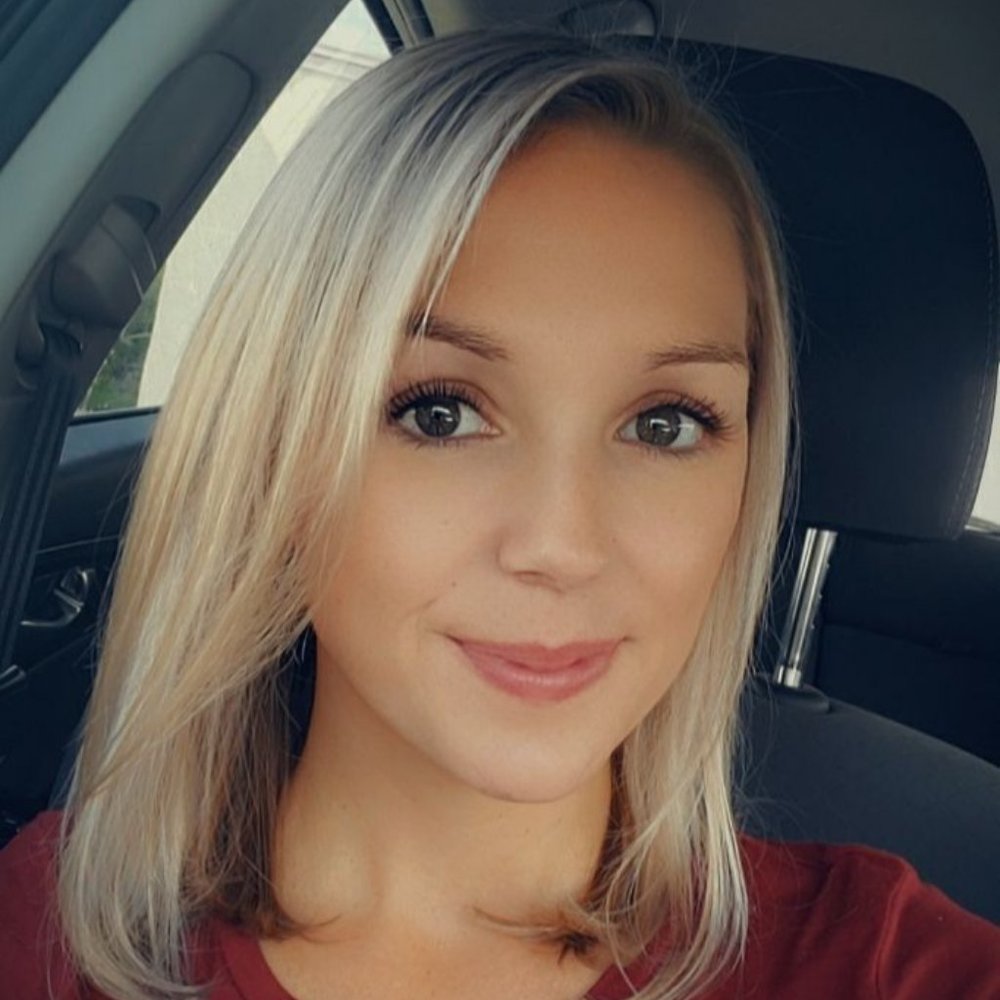 Meet your Posher, Stephanie